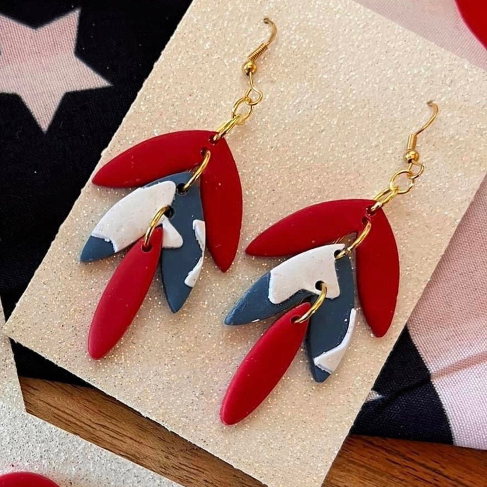 4th of July dangle earrings